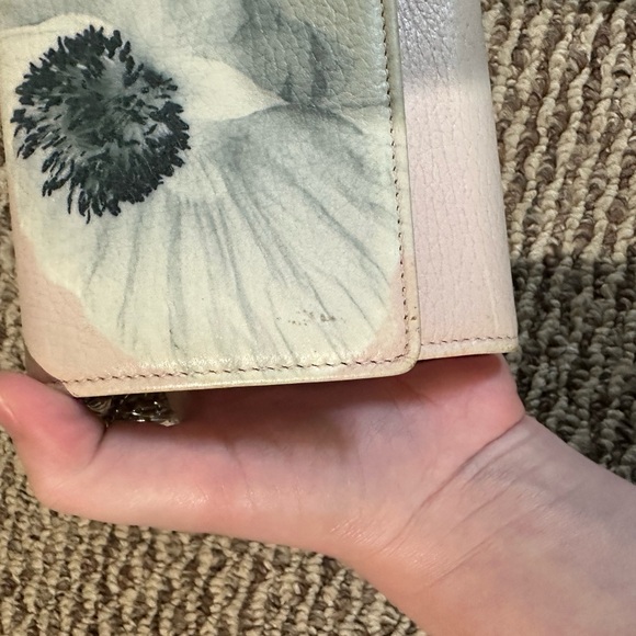 Authenticated Dior Diorissimo Voyaguer Leather Wallet With Chain And Charm - Picture 9 of 16